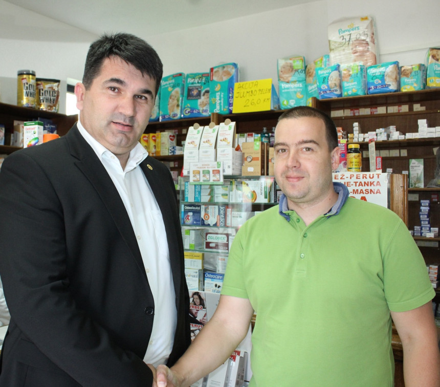 Apoteka data u zakup Vivamediku