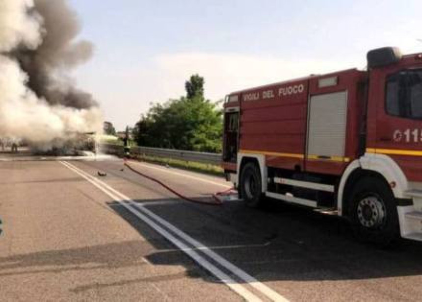 Upućen autobus u Italiju po djecu