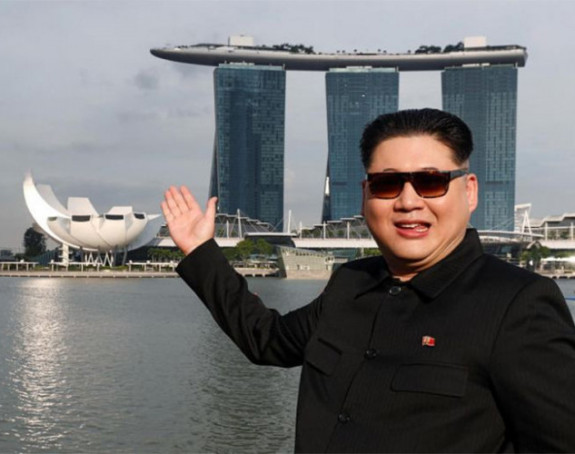 Двојник лидера позирао за селфи