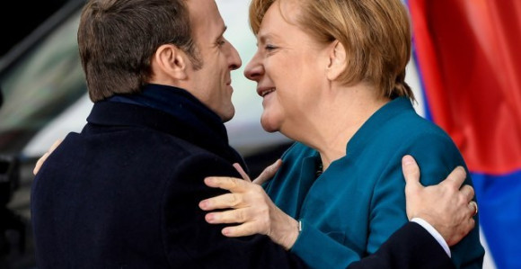 Puca ''tajna veza'' Merkel i Makrona