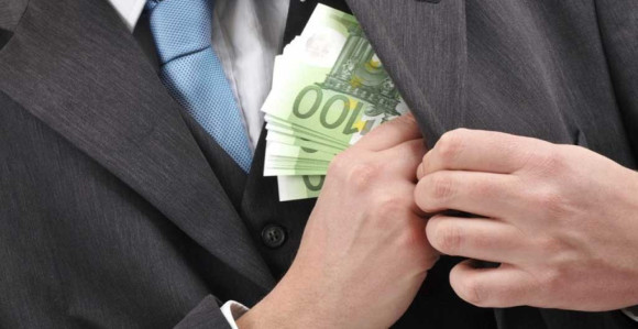 Funkcioneri bez brige: Primanja zagrantovana 