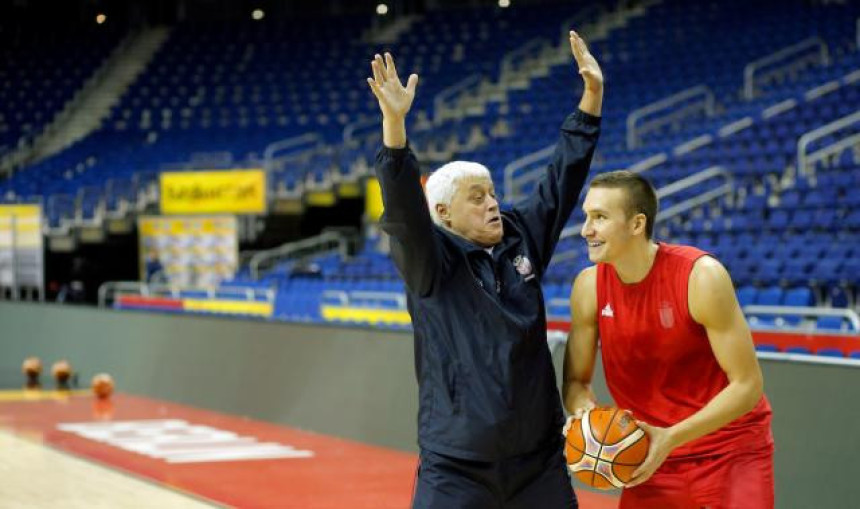 Nikolić: "Grobari", istrpite me prvu godinu!