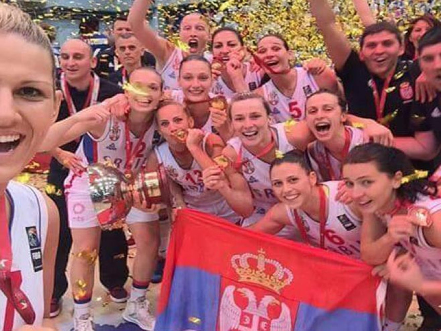 Video - Na današnji dan: Kraljice su krunisane!