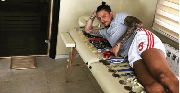 Pola čovjek - pola titula!