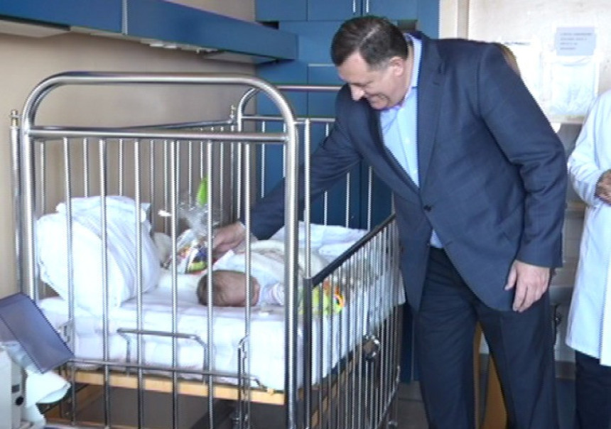 Tri vantjelesne oplodnje od Mila