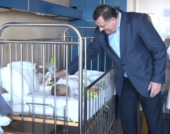 Tri vantjelesne oplodnje od Mila