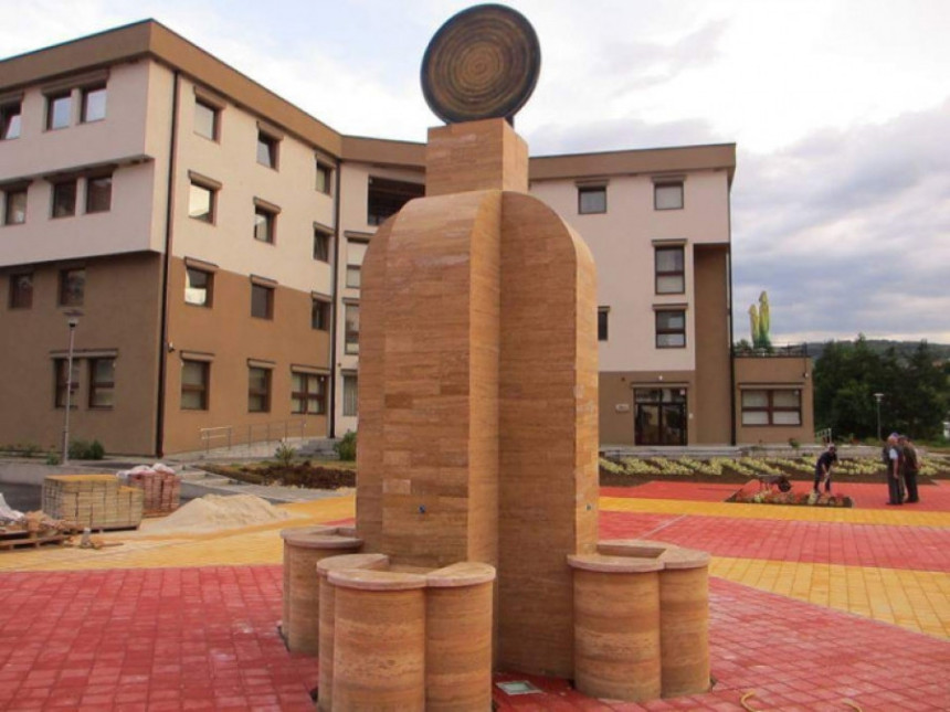 Шипово подигло споменик пити