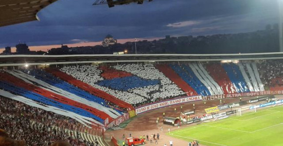 Видео - Навијачи Спарте: Косово! Делије: Србија!