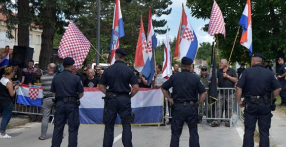 Desničari puštali pjesme Tompsona