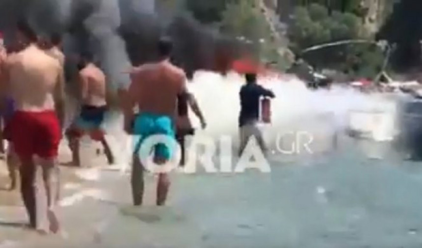 Јака експлозија глисера у Грчкој