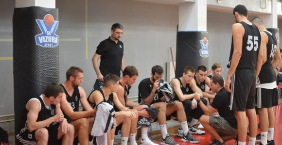 Igrao Pecarski, Partizan poražen od Oldenburga