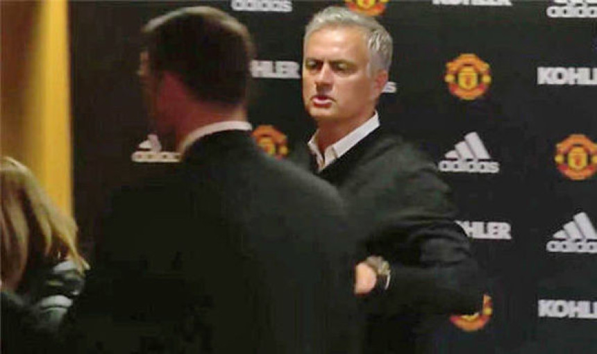 Murinjo ustao i otišao sa konferencije, možda i...