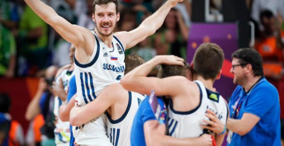 "Šta se dešava, glavu gore, neka Srbija brine!"