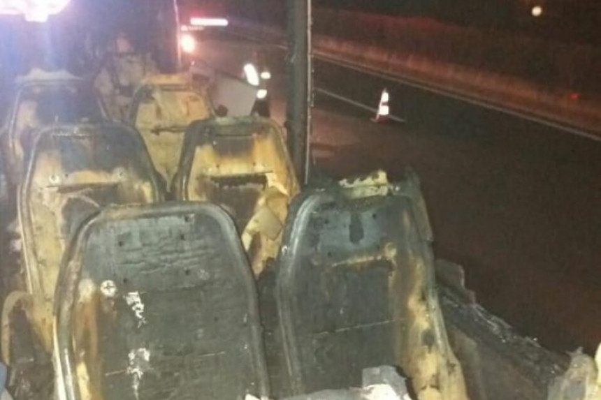 Zapalio se bus na auto-putu kod Vladičinog Hana