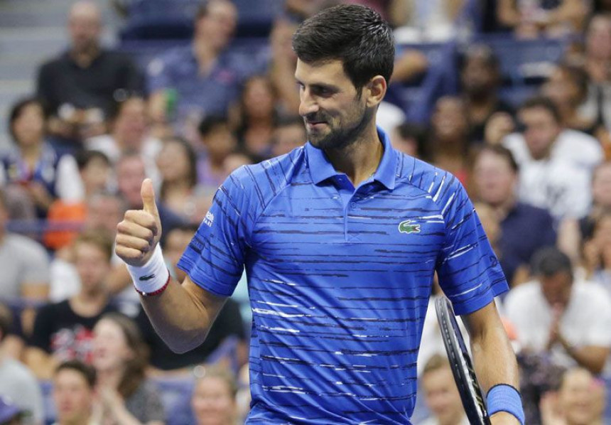 Nole je OK, igra i dublove!