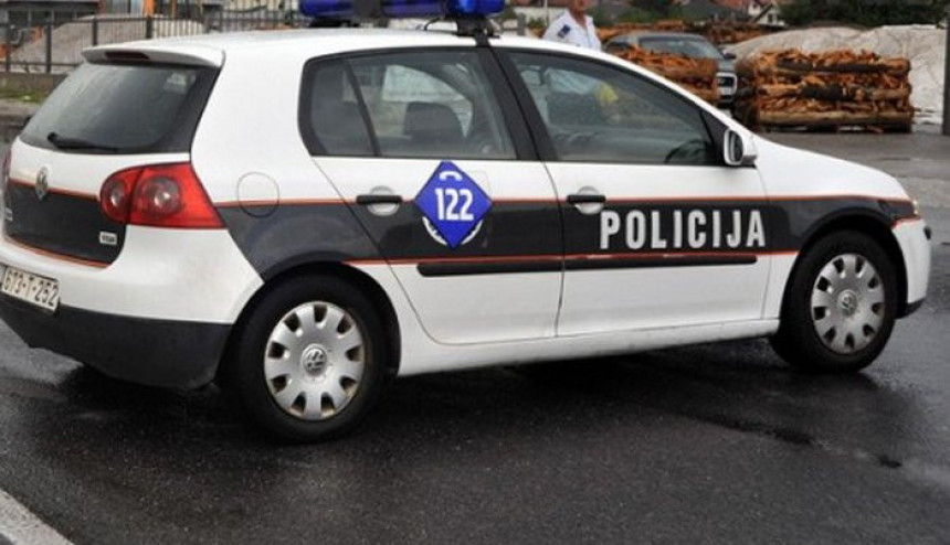 Ima 10.000 KM kazni, nema položen vozački