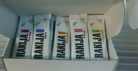 Suvenir: Rakija u kesici "za ponijeti"