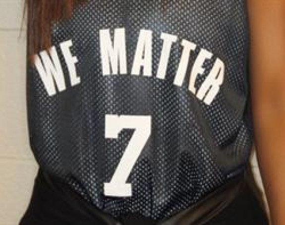 NBA skandal: "U tom dresu ne pevaš himnu"!