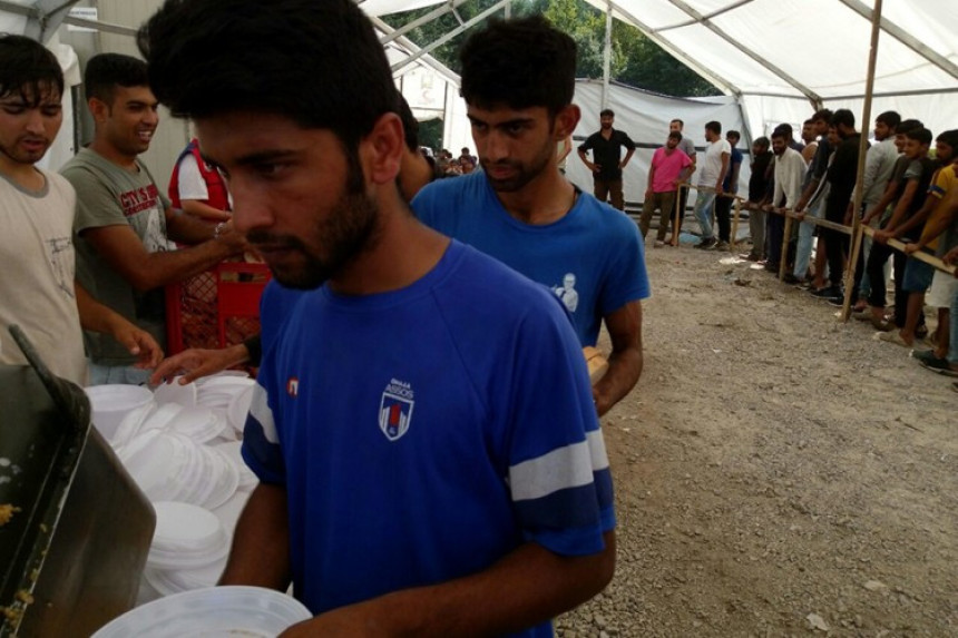 Напето у Бихаћу: 680 инцидената са мигрантима