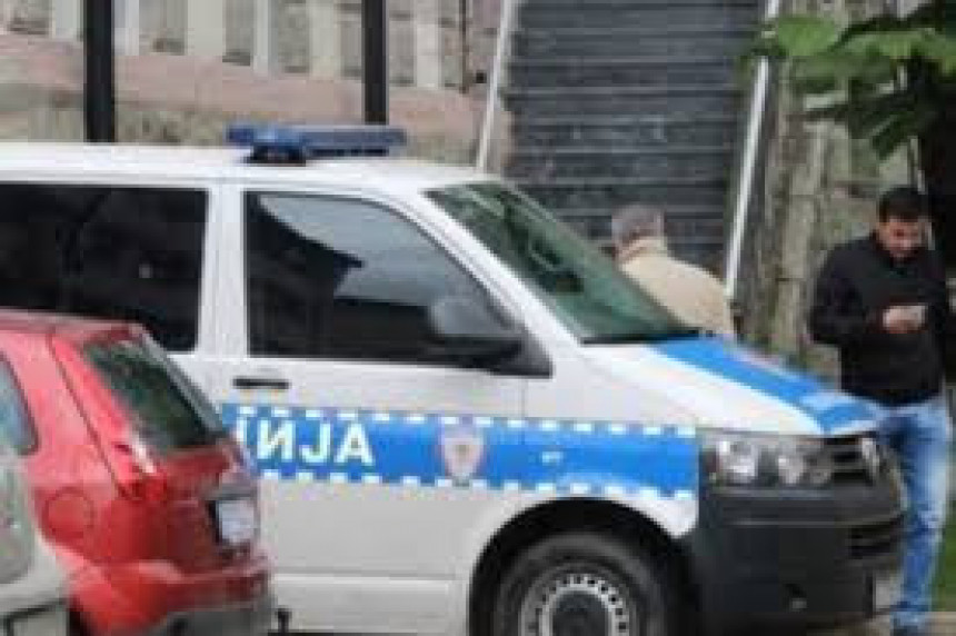 Мигранти у Билећи украли ауто па бјежали полицији