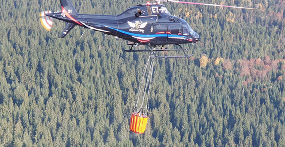 Helikopterski servis na putu da ugasi požar