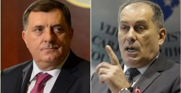 "Dodik ima helikopter, što ne gasi požar"