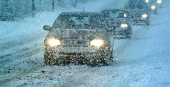 Kladanj: Snijeg stvara probleme vozačima