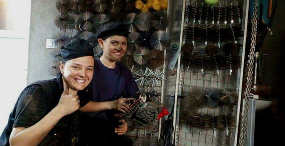 Pet dana službenica, vikendom dimnjačarka