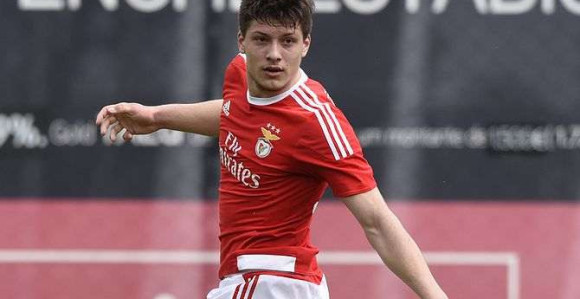 Jović napušta Benfiku, ali ostaje u Portugaliji!
