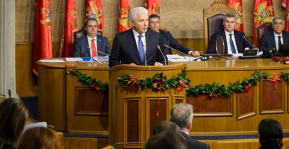 CG dobila novu vladu, Marković premijer