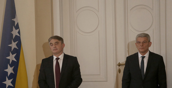 Šta kaže Komšić o zastavi Srpske