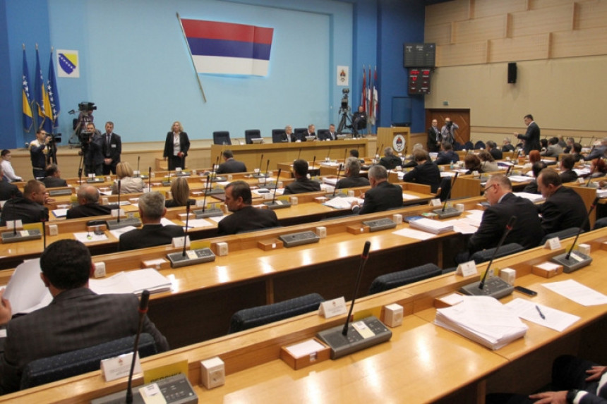 Narodna skupština Srpske noćas usvojila Zakon o radu i policiji