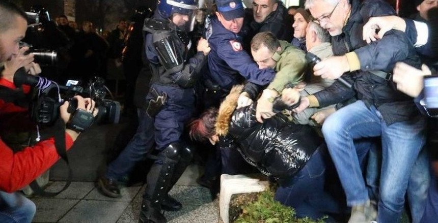 Vlada ima "papke" da se usvoji zakon o radu