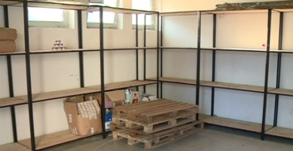 Prazne police Crvenog krsta u Banjaluci