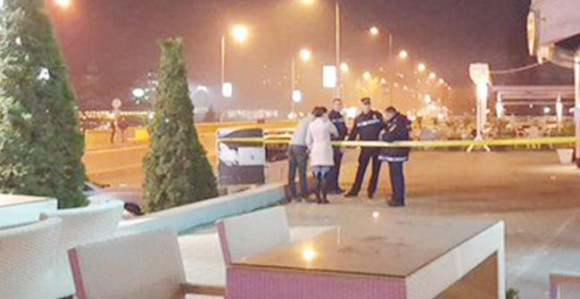 Pištoljem ranio konobara i gosta!