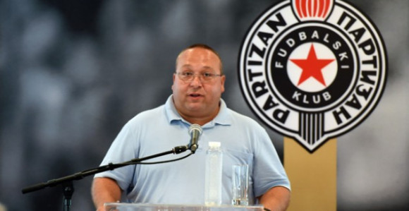 Профа предаје Римско право и љубав према Партизану!