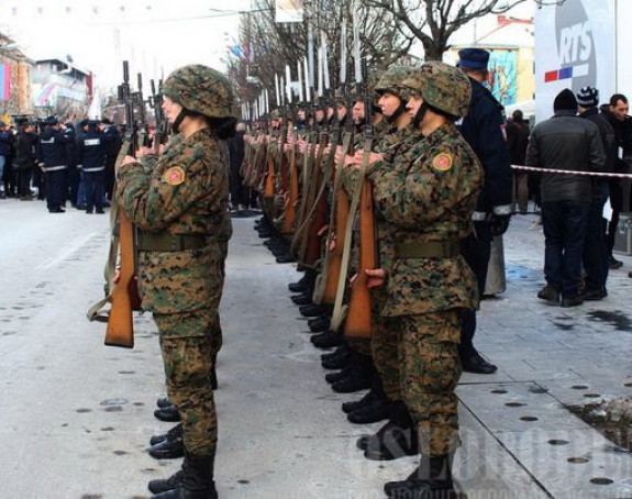 Додик Иванићу: Построј јединицу
