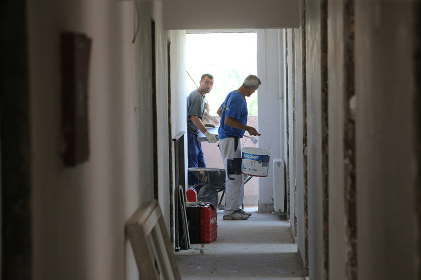 Ugovor o radu ima 808.627 radnika