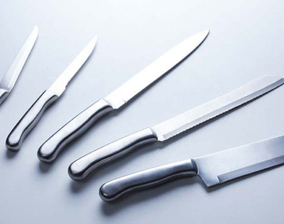 Zabranjen uvoz noževa iz Srbije