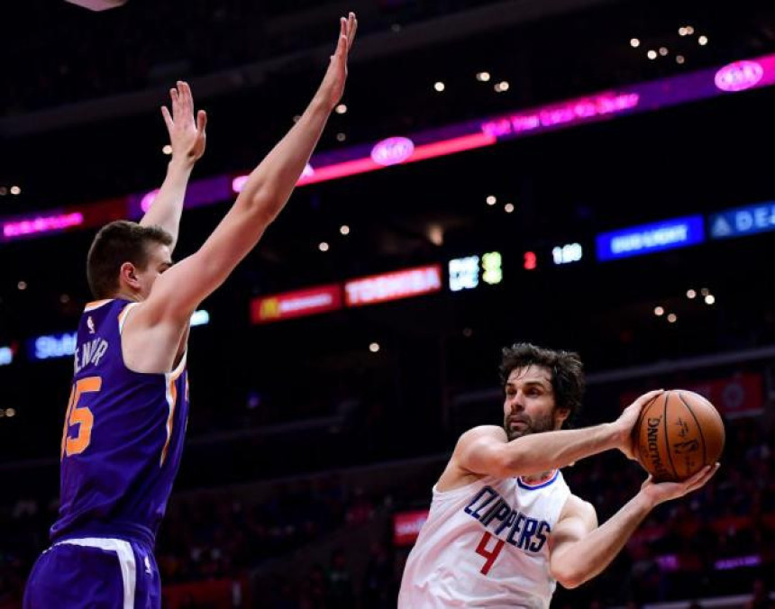 Видео: Сјајни Теодосић и асистенција с пола терена!