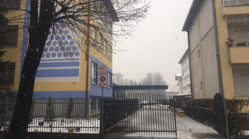 Sedam osnovaca  pretukli vršnjaka