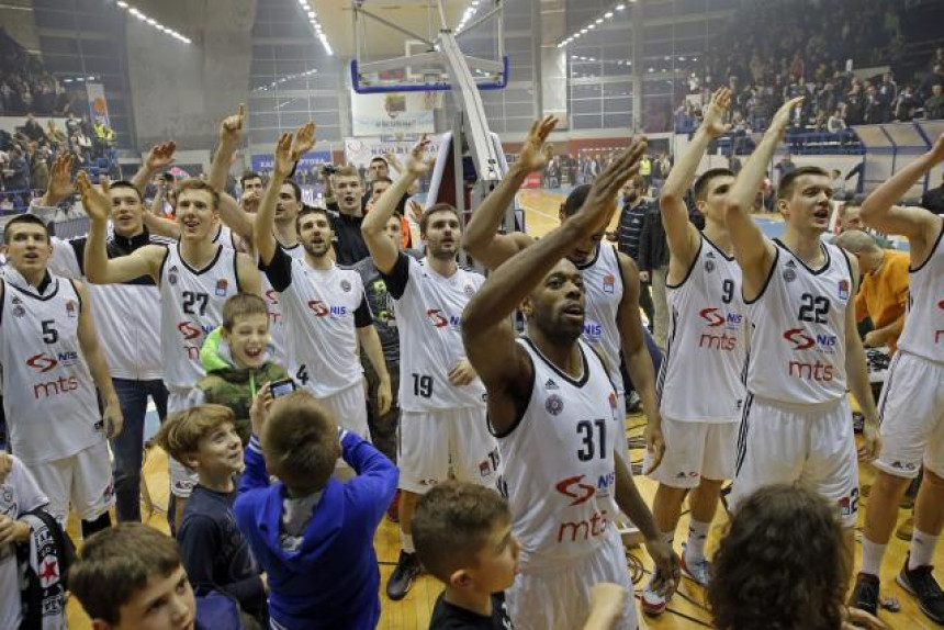 Video - Partizan se vratio kući: Poslušajte "Halu sportova"!
