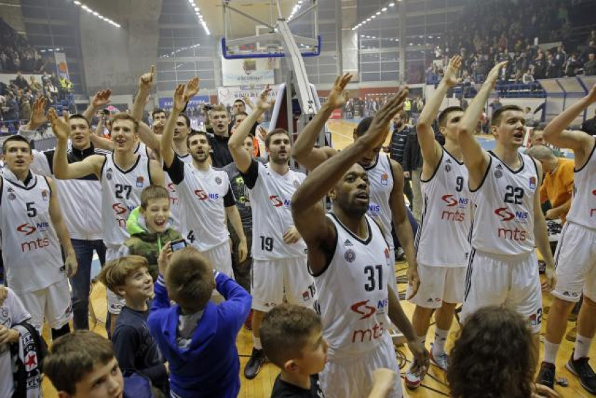 Video - Partizan se vratio kući: Poslušajte "Halu sportova"!