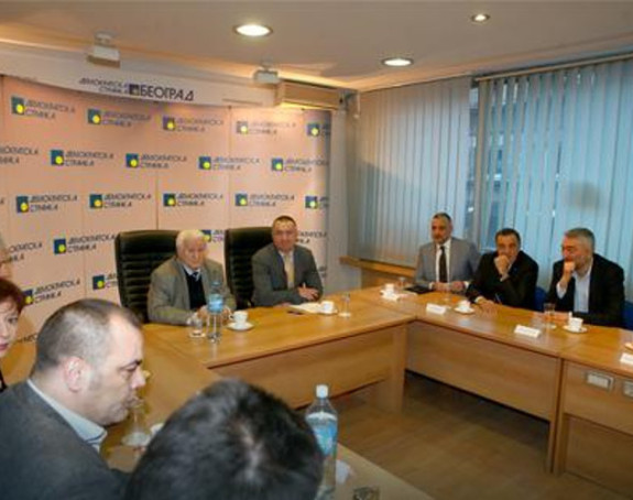 Opozicija u Srbiji nastupa u dvije kolone