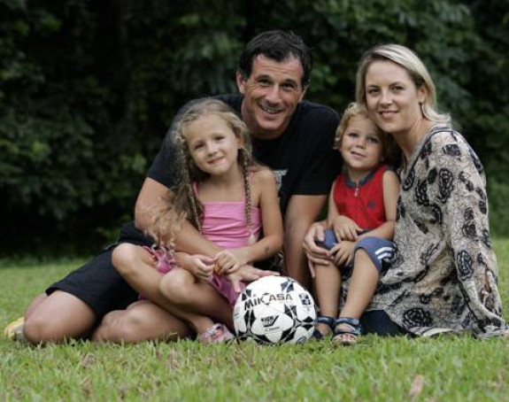 Dirljiva priča: Od stopiranja ka Olimpijadi do legende Singapura!