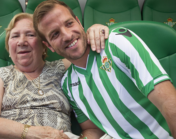 Баба, морам да идем! Бразил ме зове!