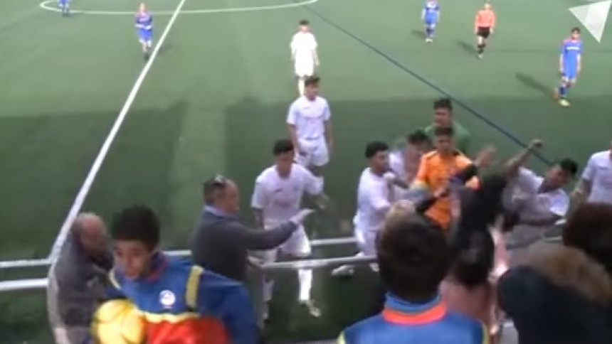 Видео: И у Андори се бију фудбалери!