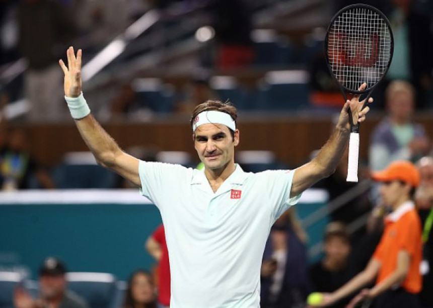 Majami: Federer počistio Andersona za 1/2-finale!