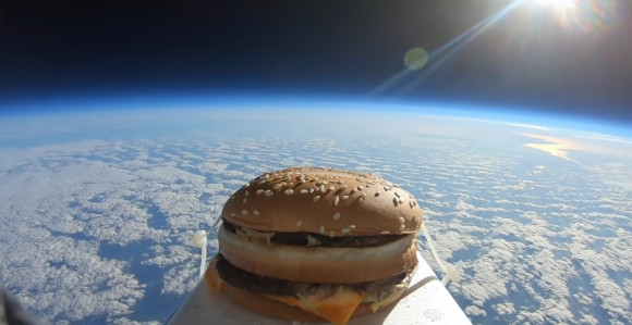 Video: Šta će BURGER U SVEMIRU?!