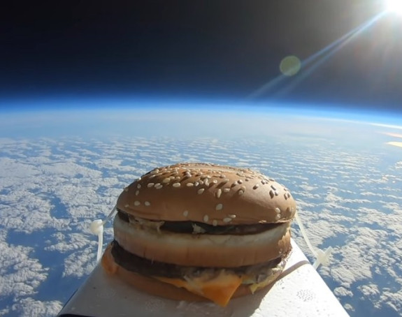 Video: Šta će BURGER U SVEMIRU?!
